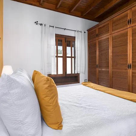 Home2book La Molina C, Rural Retreat Triquivijate